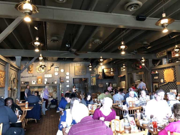 アメリカのお洒落なファミレス・クラッカーバレル(Cracker Barrel) アメリカ駐在 幸せのカタチ